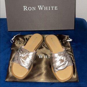 NIB RON WHITE Champagne/ Gold Genuine Leather Veronica Sandals Sz. 36/ US-6